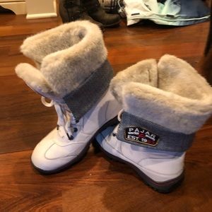 Pajar white boots